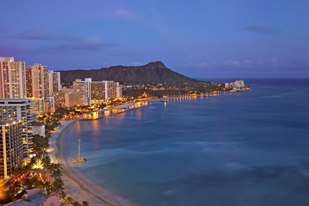 she377wn-141930-view-of-waikiki-beach-at-night